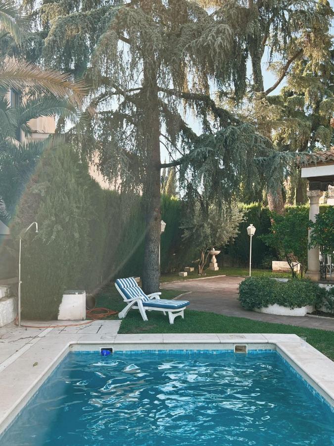 A Pies De La Alhambra *